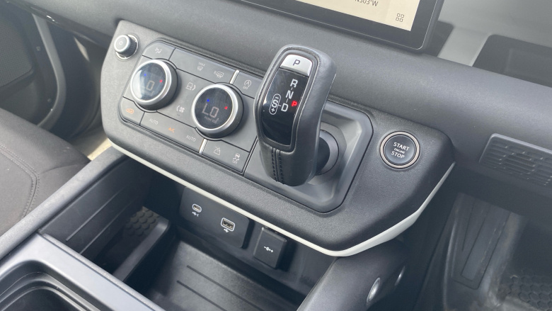 Land Rover Defender 90 Diesel 3.0 D250 Hard Top Auto